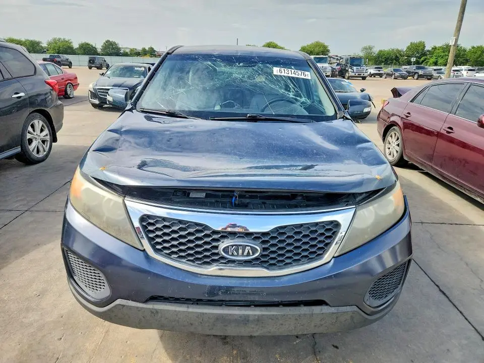 2011 KIA SORENTO LX  