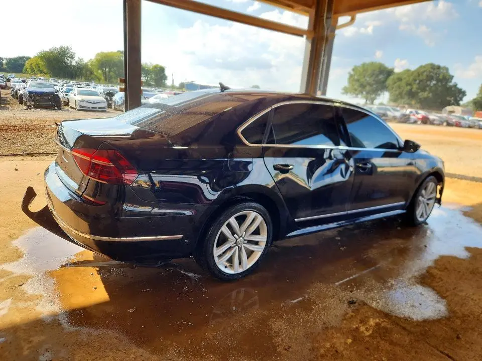 2017 VOLKSWAGEN PASSAT SE  