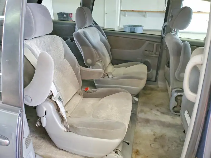 2010 TOYOTA SIENNA LE 7-PASSENGER  