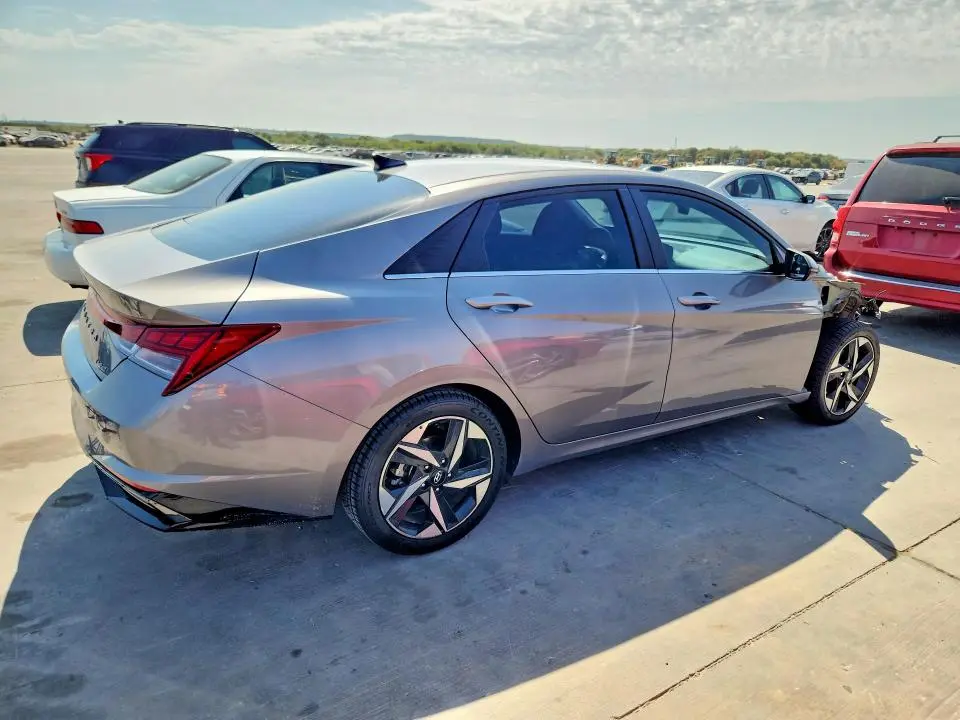 2022 HYUNDAI ELANTRA LIMITED  