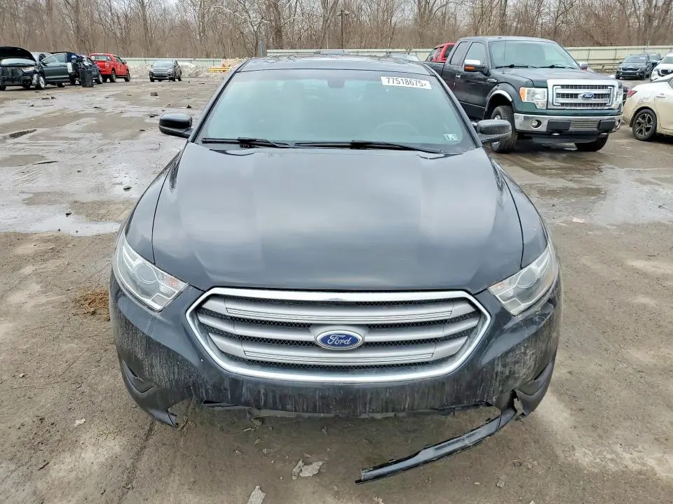 2015 FORD TAURUS SEL  