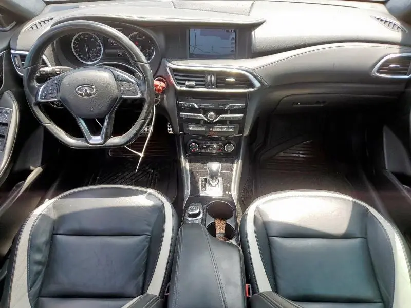 2017 INFINITI QX30 BASE  