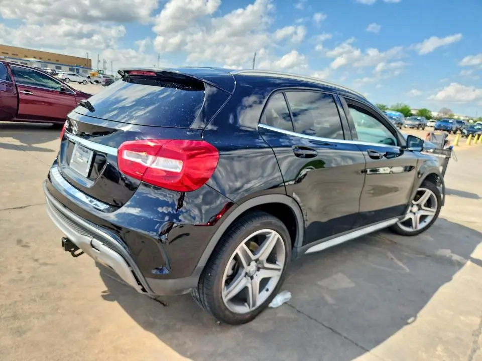 2017 MERCEDES-BENZ GLA 250  