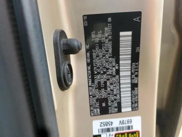 2011 TOYOTA SIENNA LE  
