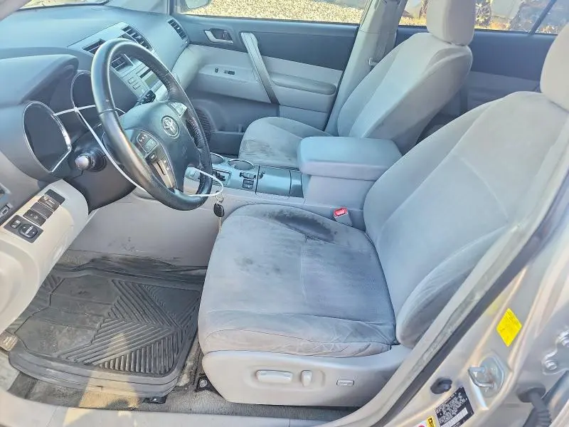 2010 TOYOTA HIGHLANDER SPORT  