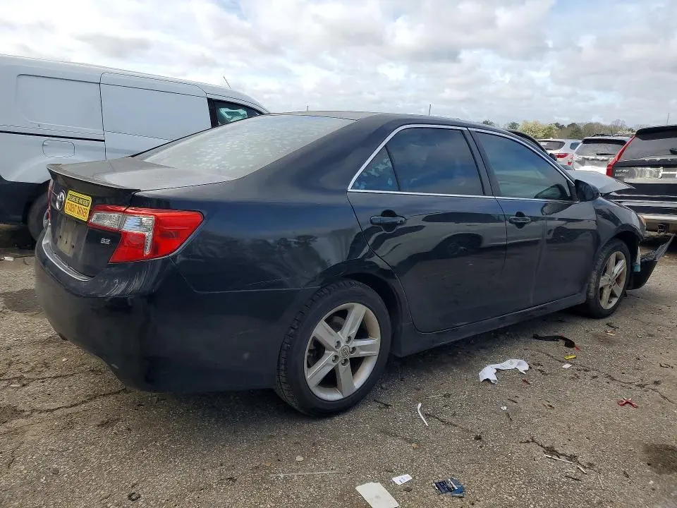 2014 TOYOTA CAMRY SE  