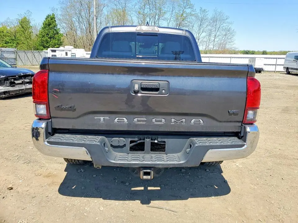 2018 TOYOTA TACOMA SR5 V6  