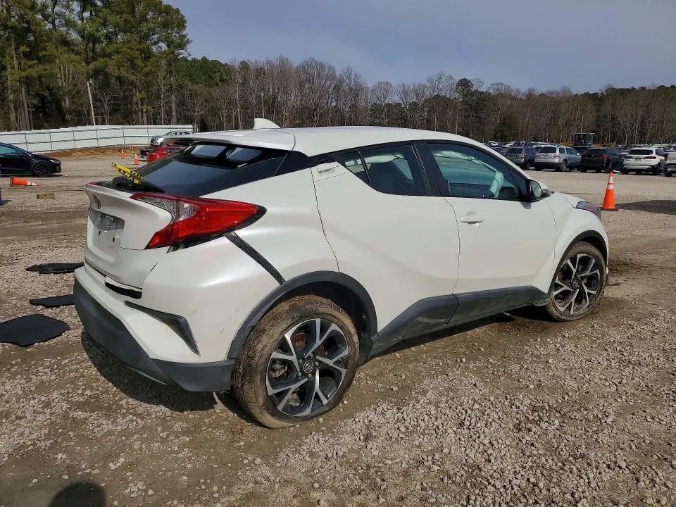 2019 TOYOTA C-HR XLE  