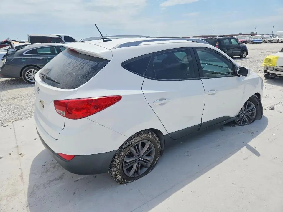 2015 HYUNDAI TUCSON SE  