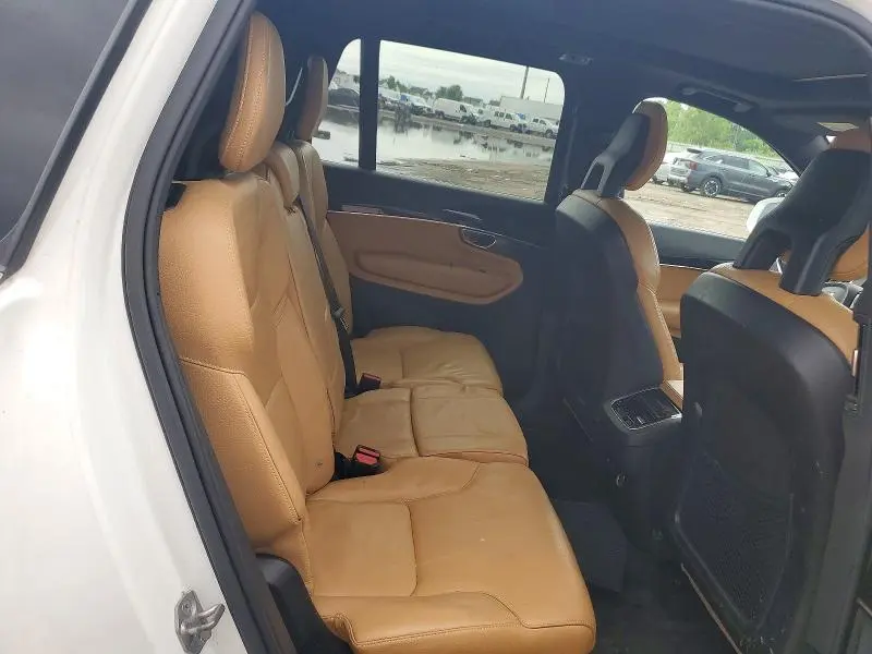 2018 VOLVO XC90 T6  
