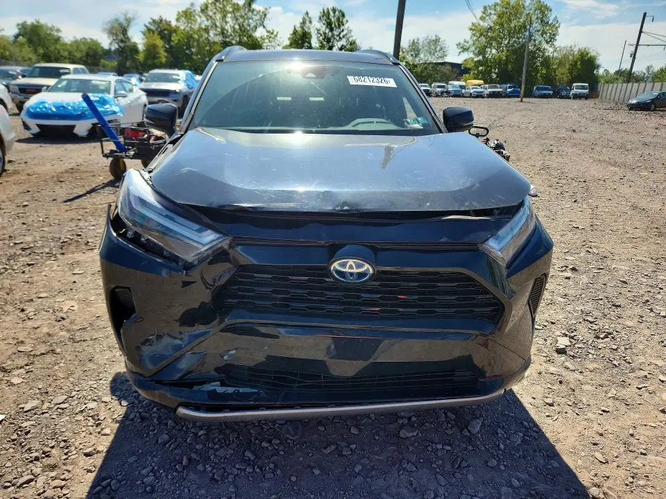 2022 TOYOTA RAV4 SE  