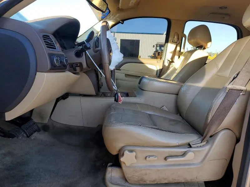 2011 CHEVROLET TAHOE   