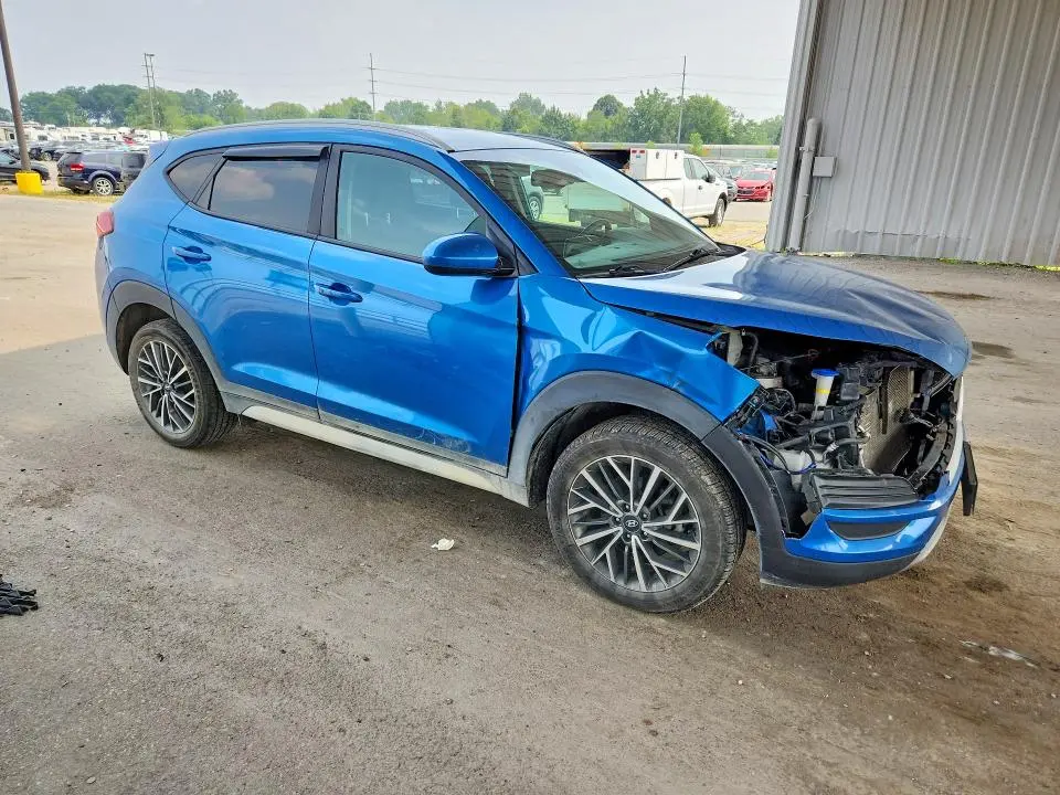 2020 HYUNDAI TUCSON SEL  