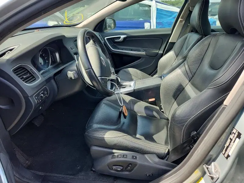 2017 VOLVO S60   