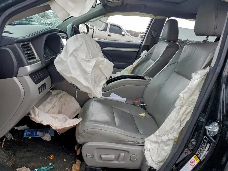 2015 TOYOTA HIGHLANDER XLE  