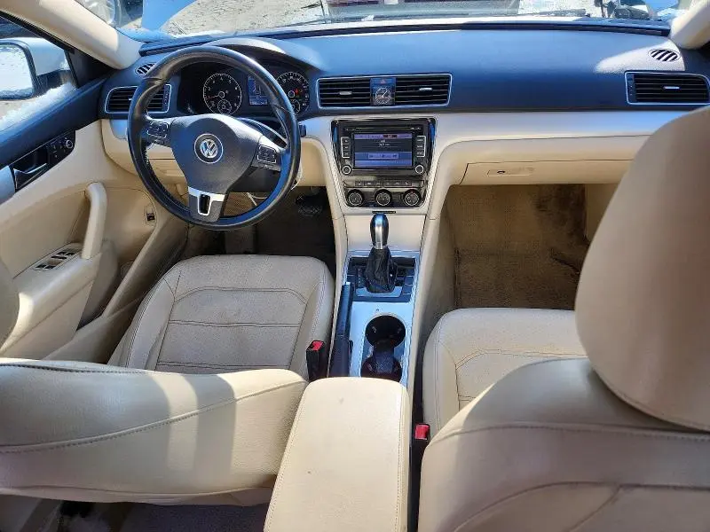 2013 VOLKSWAGEN PASSAT SE  