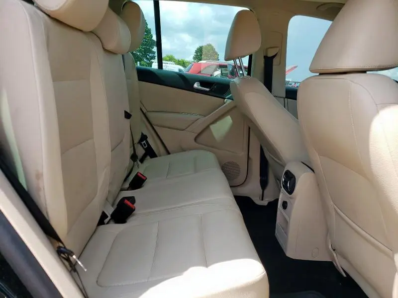 2014 VOLKSWAGEN TIGUAN S  