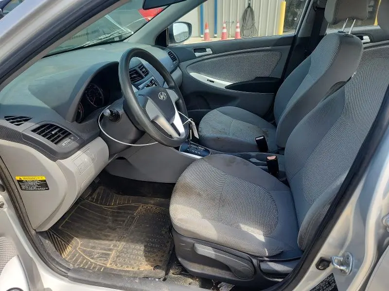 2012 HYUNDAI ACCENT GLS  