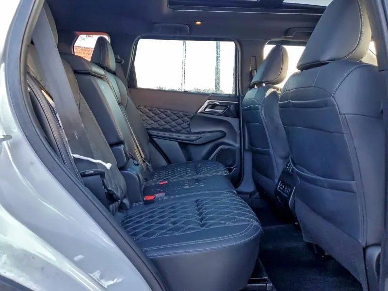 2023 MITSUBISHI OUTLANDER SEL  