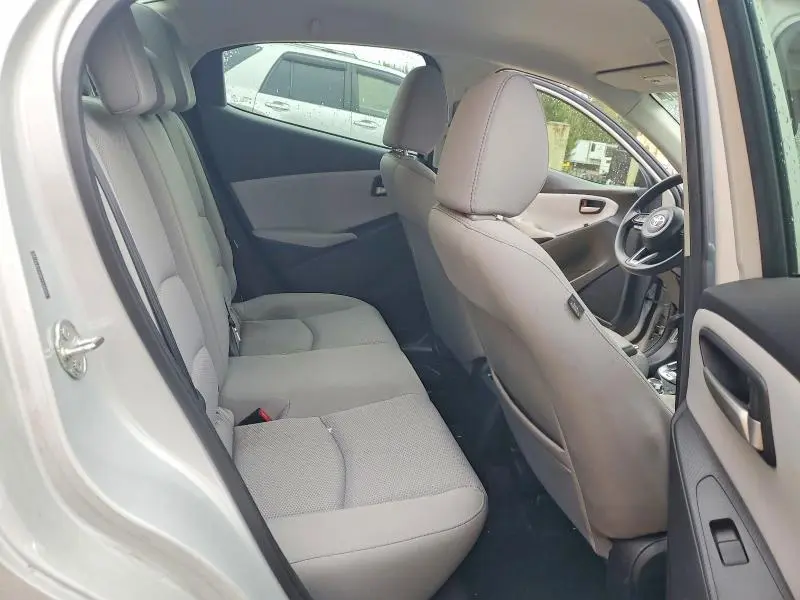 2019 TOYOTA YARIS LE  