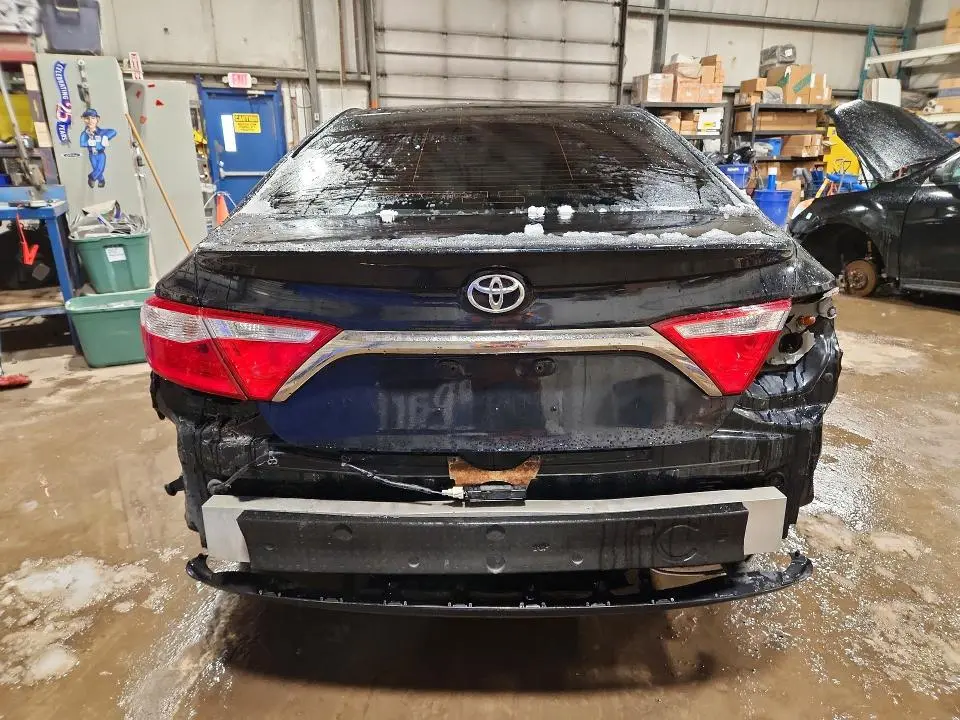 2016 TOYOTA CAMRY SE  