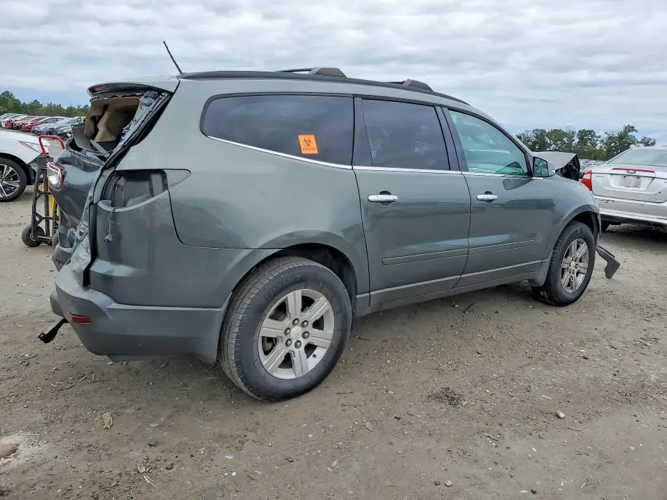 2011 CHEVROLET TRAVERSE LT  