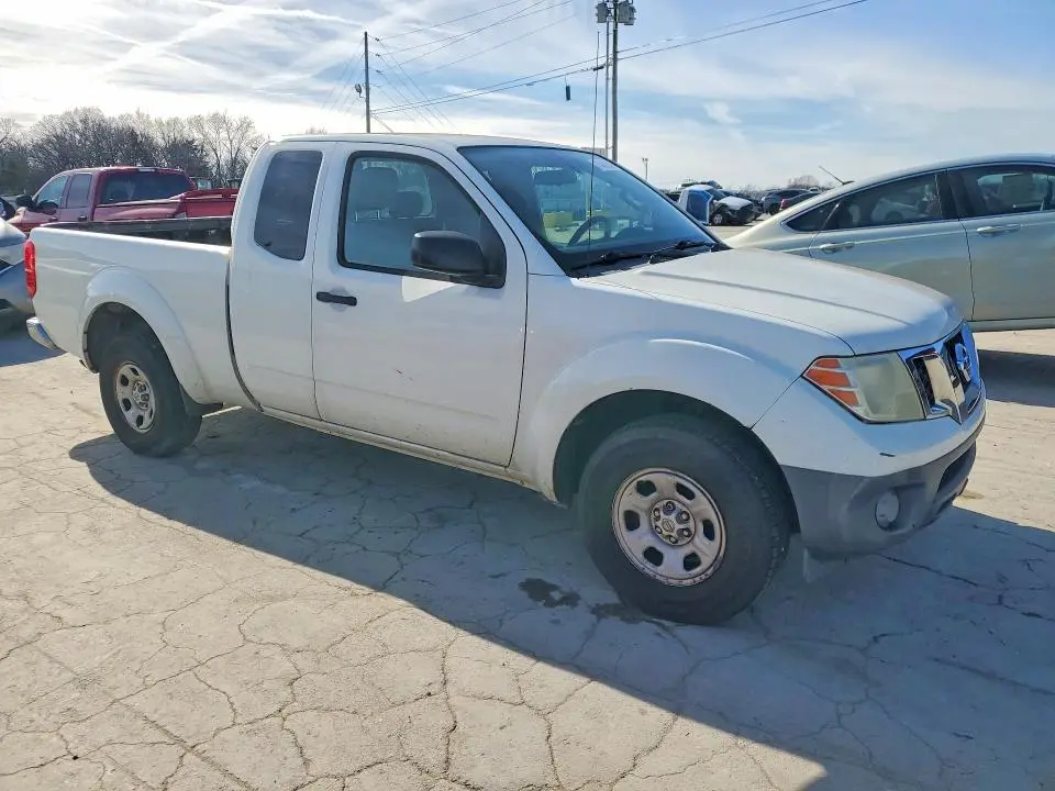 2013 NISSAN FRONTIER S  