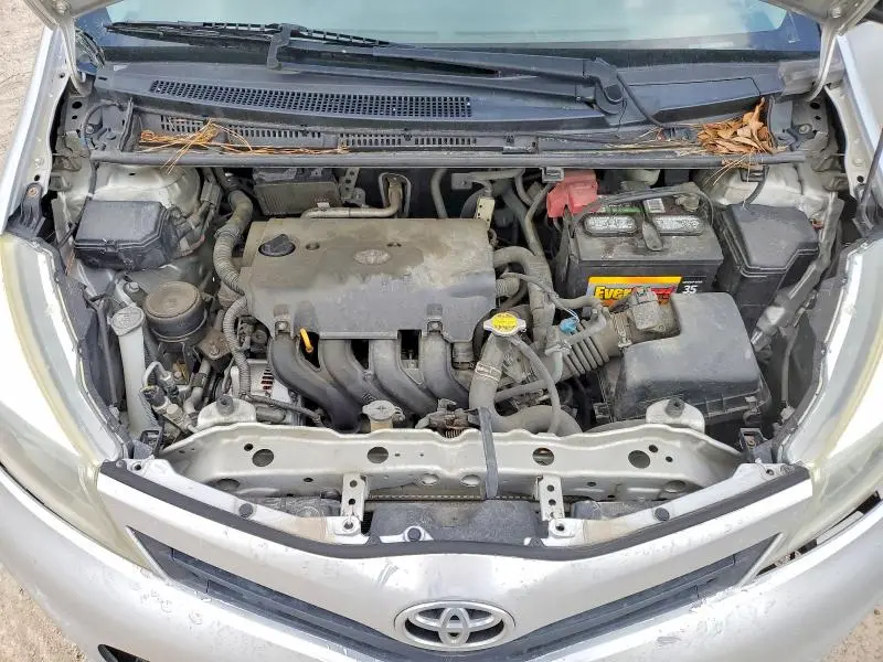 2012 TOYOTA YARIS 5-DOOR LE  