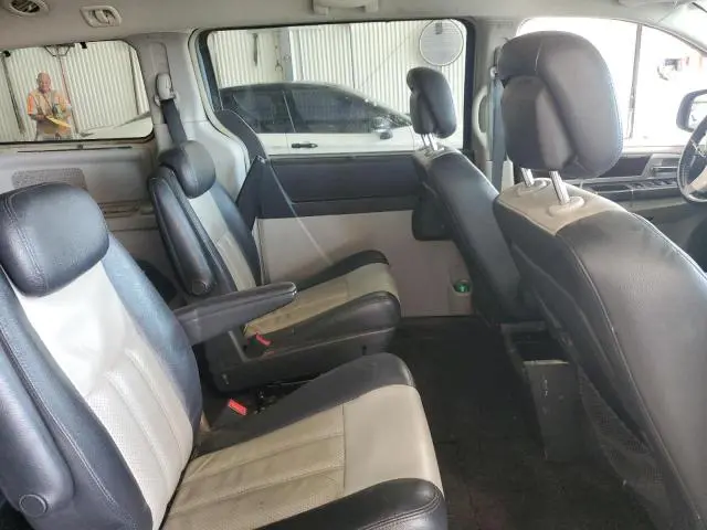 2010 CHRYSLER TOWN & COUNTRY TOURING PLUS  