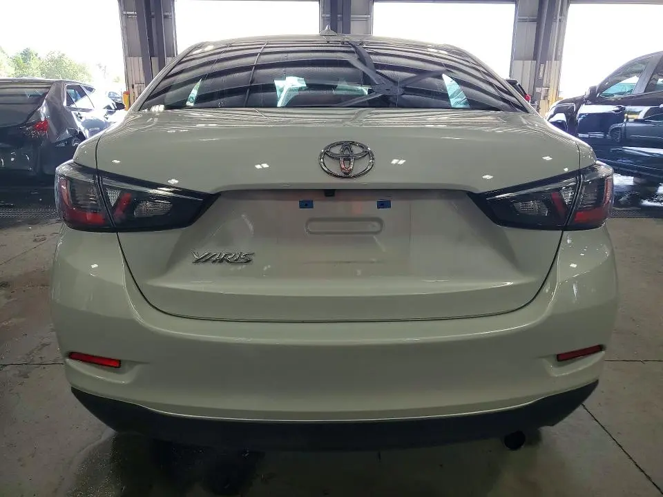 2020 TOYOTA YARIS L  