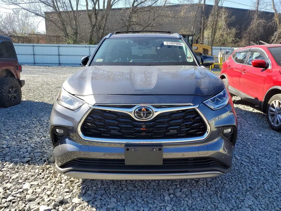 2022 TOYOTA HIGHLANDER PLATINUM  