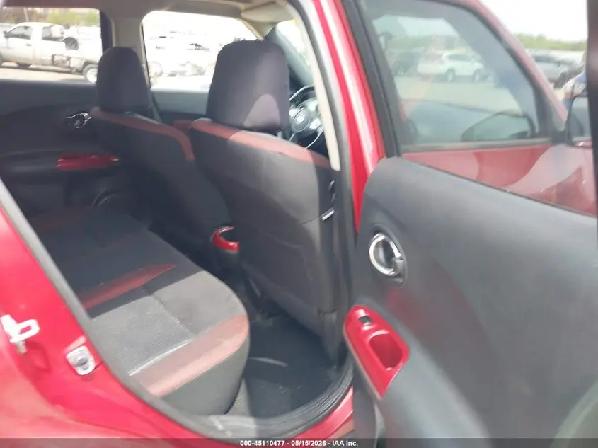 2015 NISSAN JUKE SV