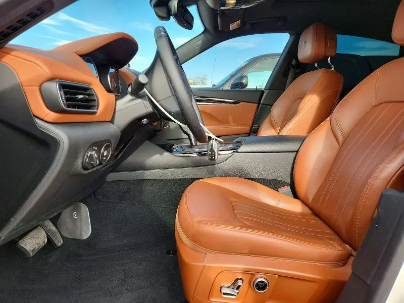 2022 MASERATI LEVANTE BASE  