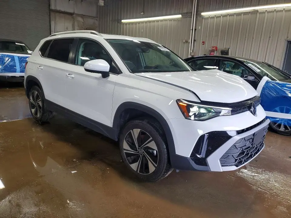 2025 VOLKSWAGEN TAOS SE  