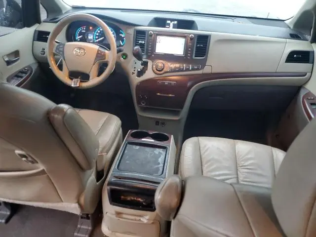 2011 TOYOTA SIENNA XLE  
