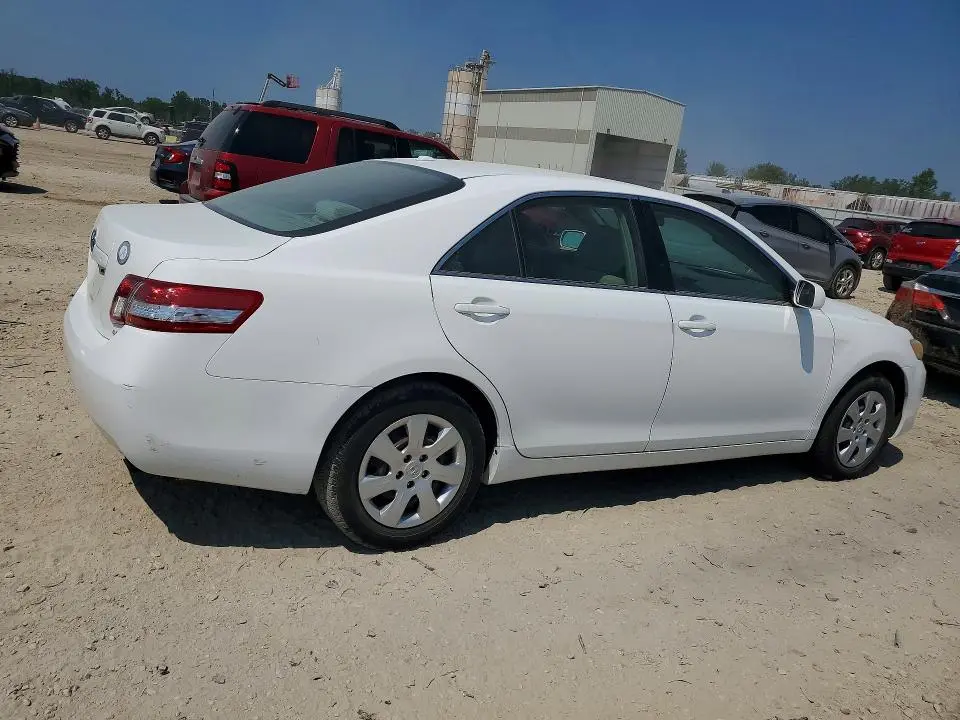 2010 TOYOTA CAMRY LE  