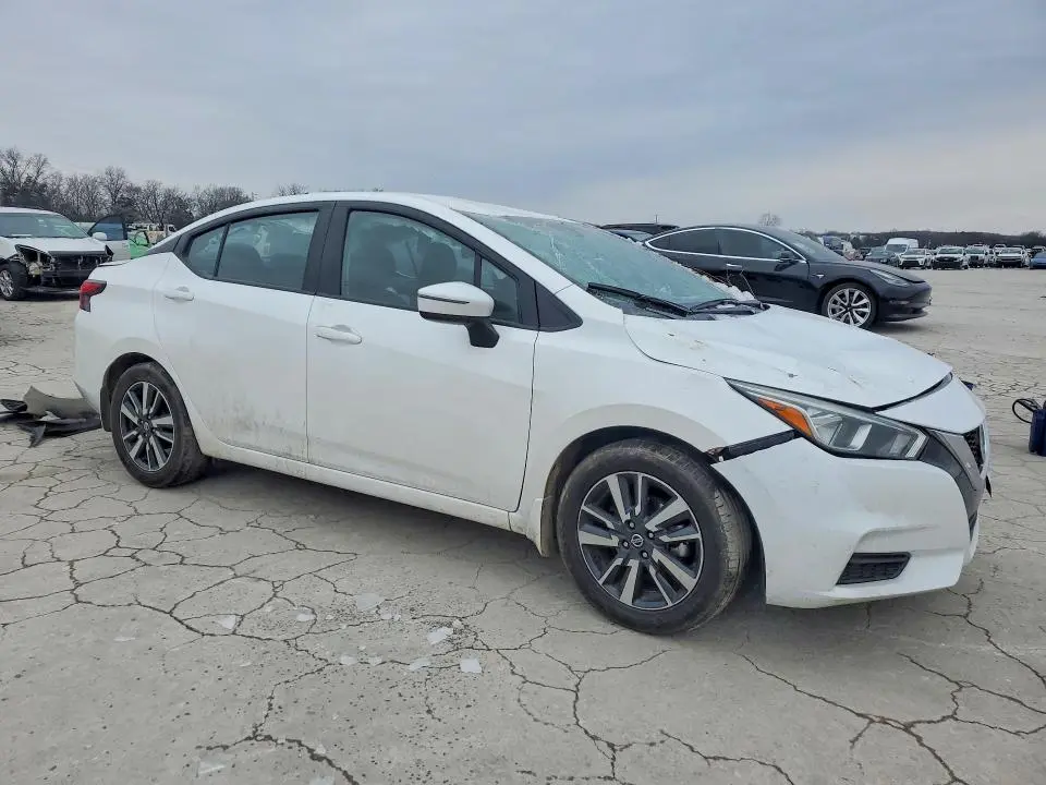 2021 NISSAN VERSA SV  