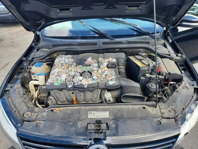 2012 VOLKSWAGEN JETTA SE  
