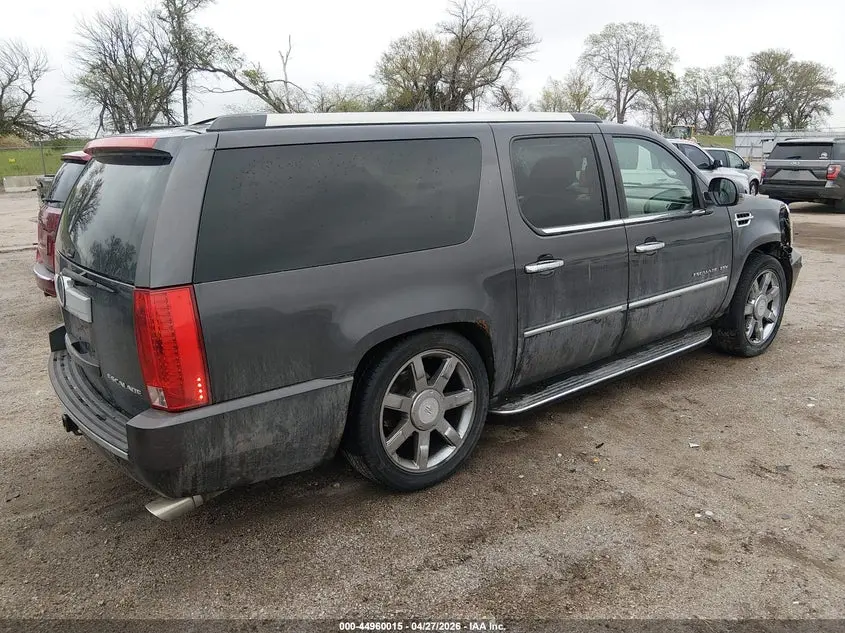 2011 CADILLAC ESCALADE ESV LUXURY