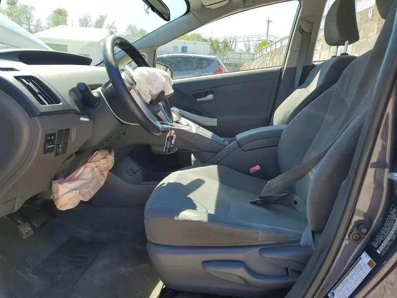 2010 TOYOTA PRIUS III  