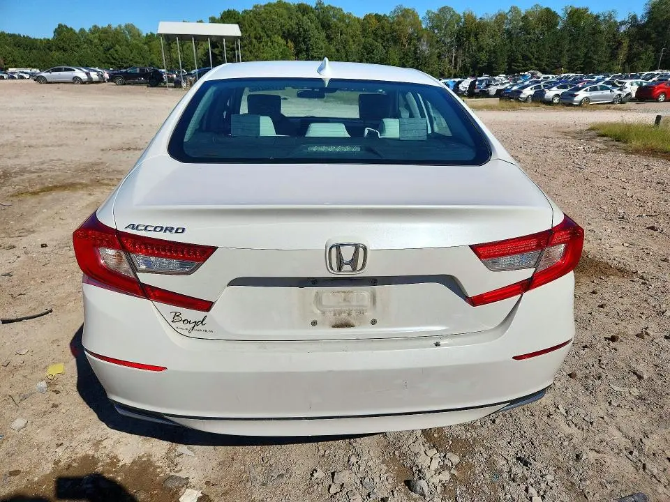 2018 HONDA ACCORD LX  