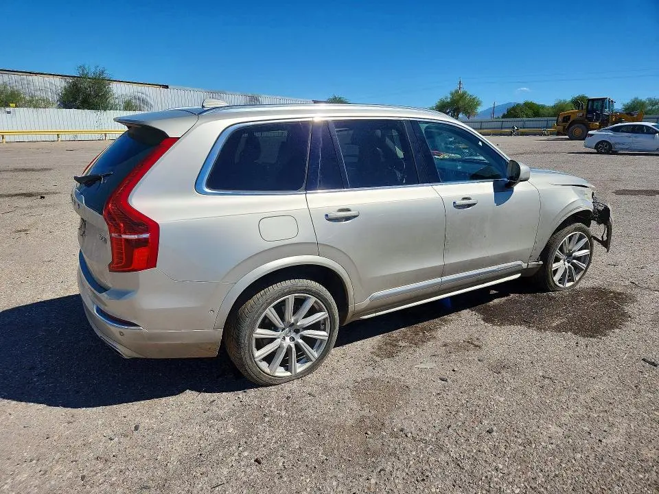 2016 VOLVO XC90 T6  