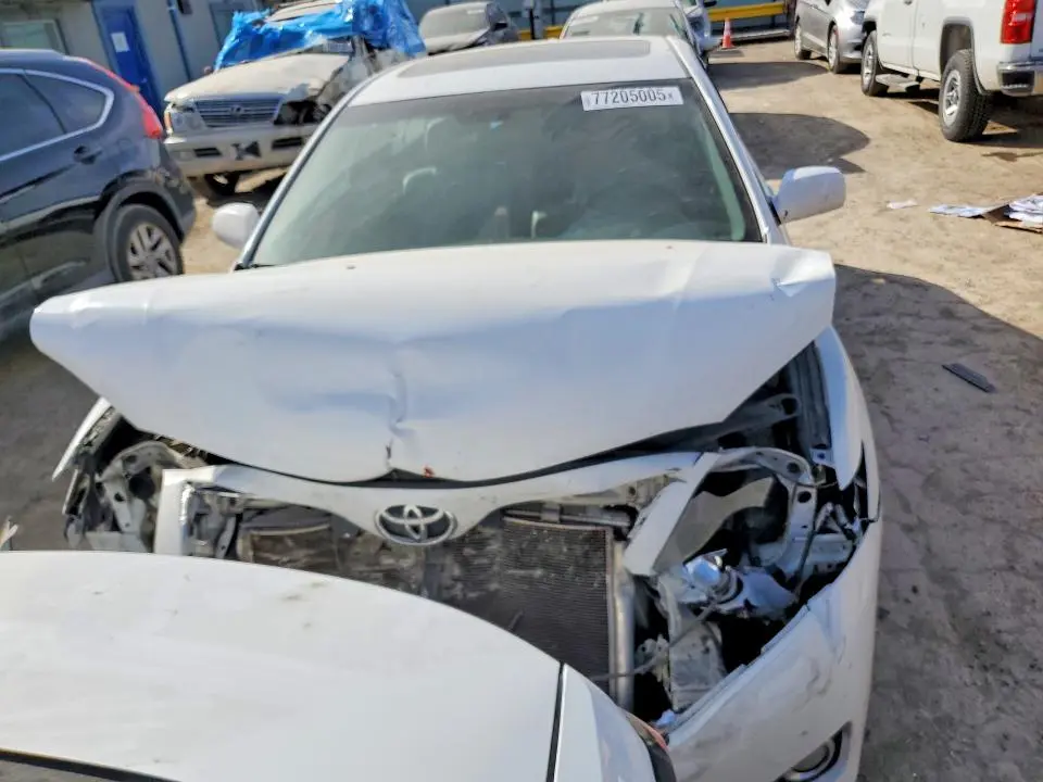 2010 TOYOTA CAMRY SE  