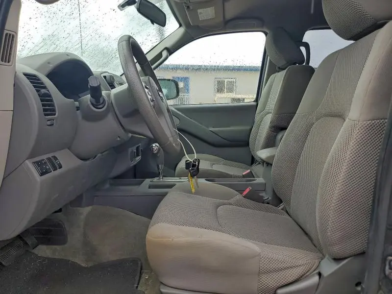 2013 NISSAN FRONTIER S  