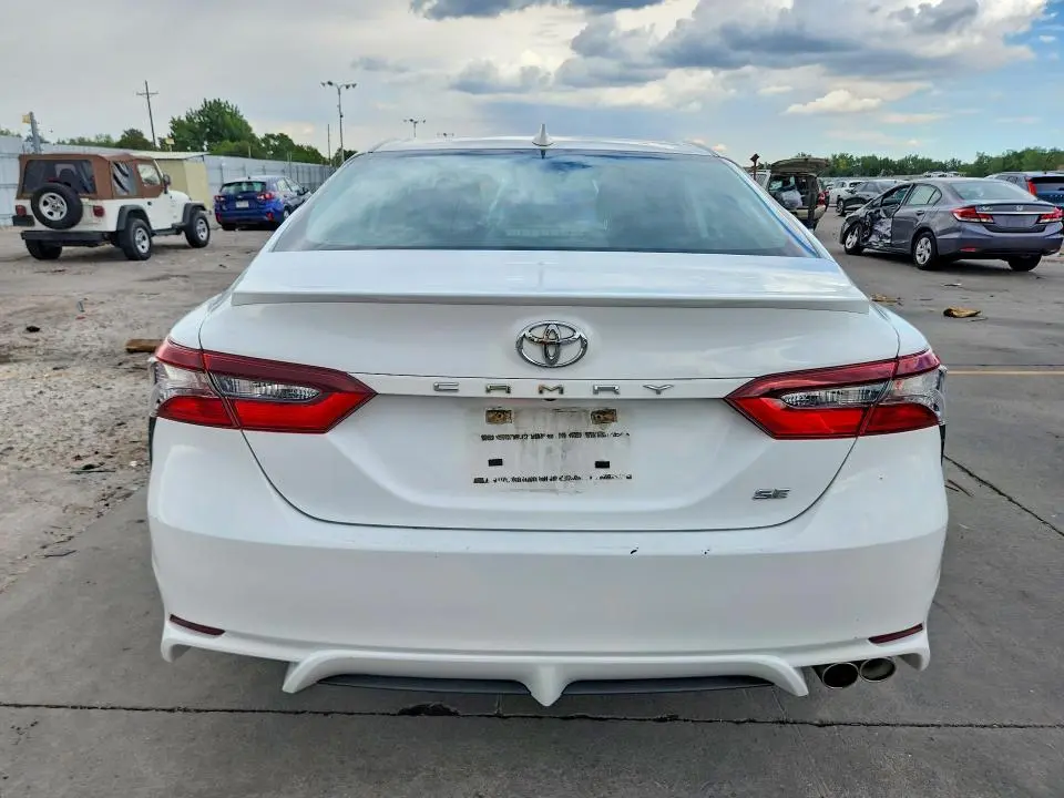 2021 TOYOTA CAMRY SE  