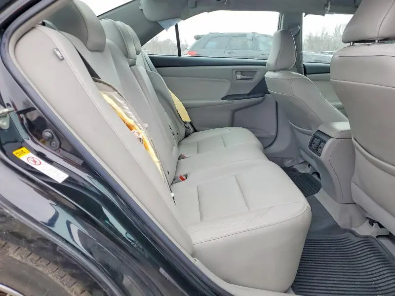 2016 TOYOTA CAMRY XLE  