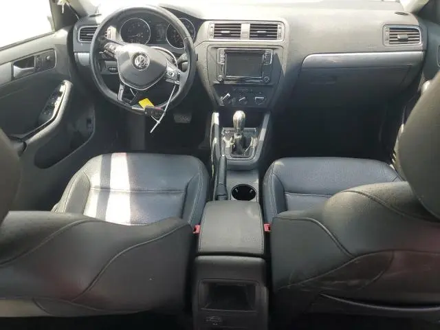 2017 VOLKSWAGEN JETTA SE  