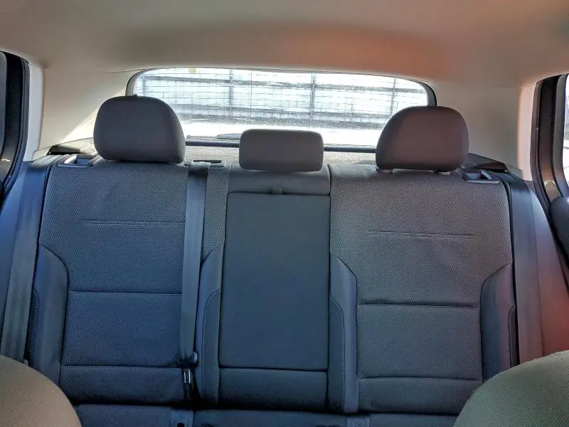 2016 VOLKSWAGEN GOLF S/SE  