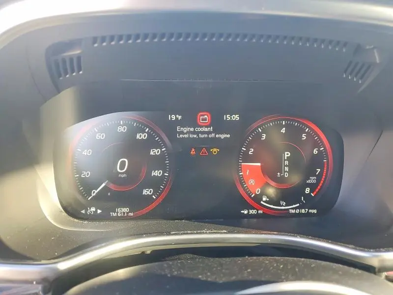 2018 VOLVO XC60 T6 R-DESIGN  