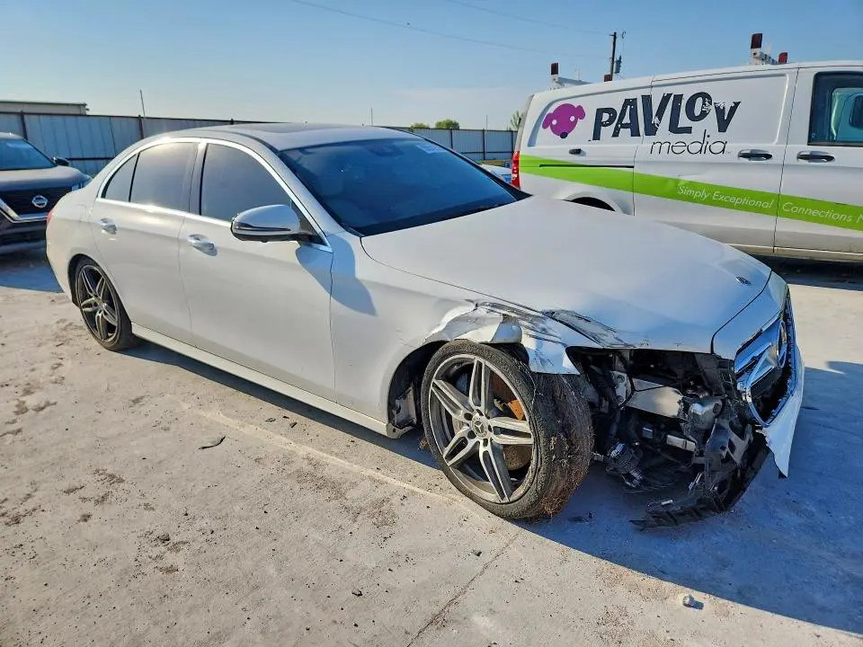 2019 MERCEDES-BENZ E 300  